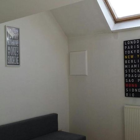 Central Duplex Sleeps 4 Brussel Bagian luar foto