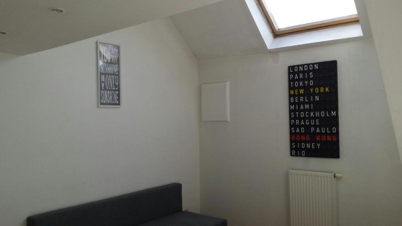 Central Duplex Sleeps 4 Brussel Bagian luar foto